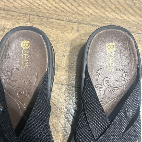 BZees sandals size 8 - Picture 3 of 12